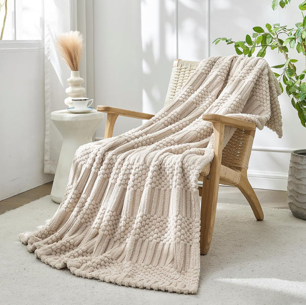 Throw / pie de cama boho cream
